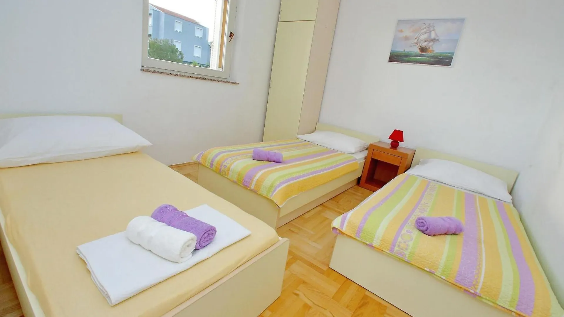 Spacious Holiday Home With Swimming Pool Maslenica Croatia