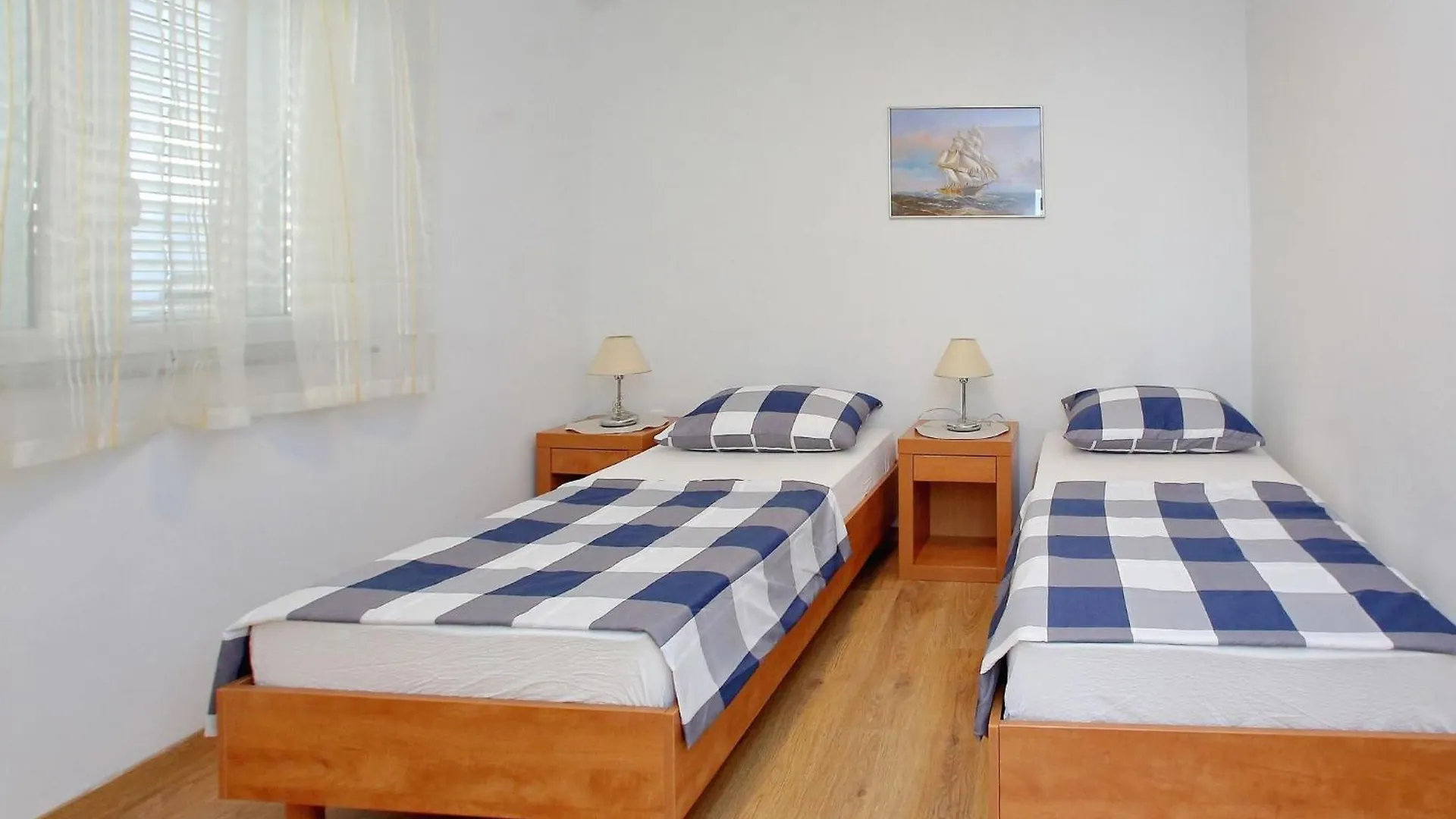Spacious Holiday Home With Swimming Pool Maslenica 0*,