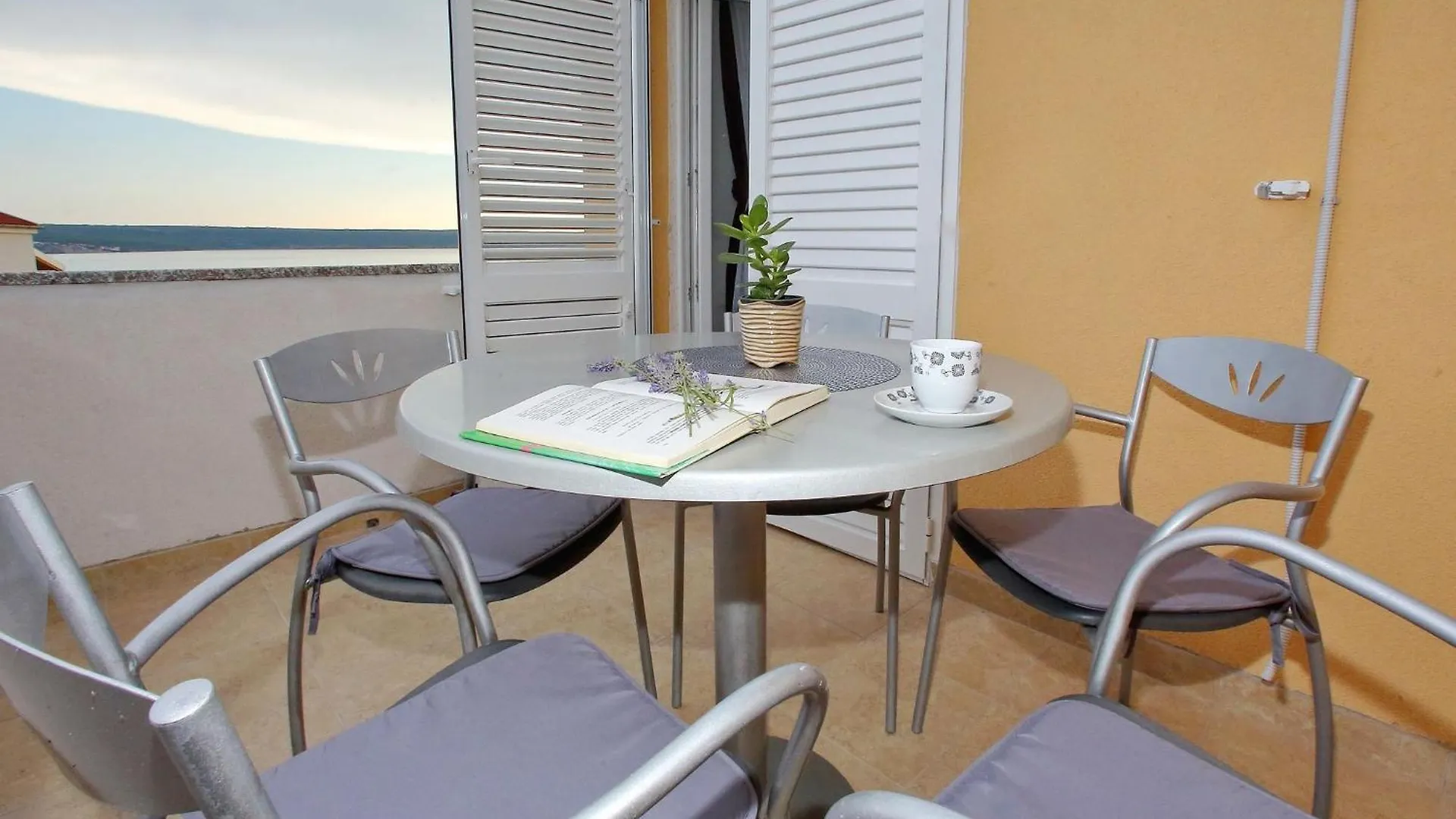 Spacious Holiday Home With Swimming Pool Maslenica 0*,