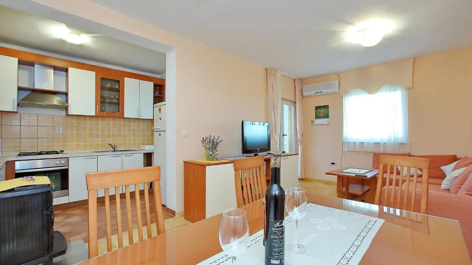 Spacious Holiday Home With Swimming Pool Maslenica Croatia