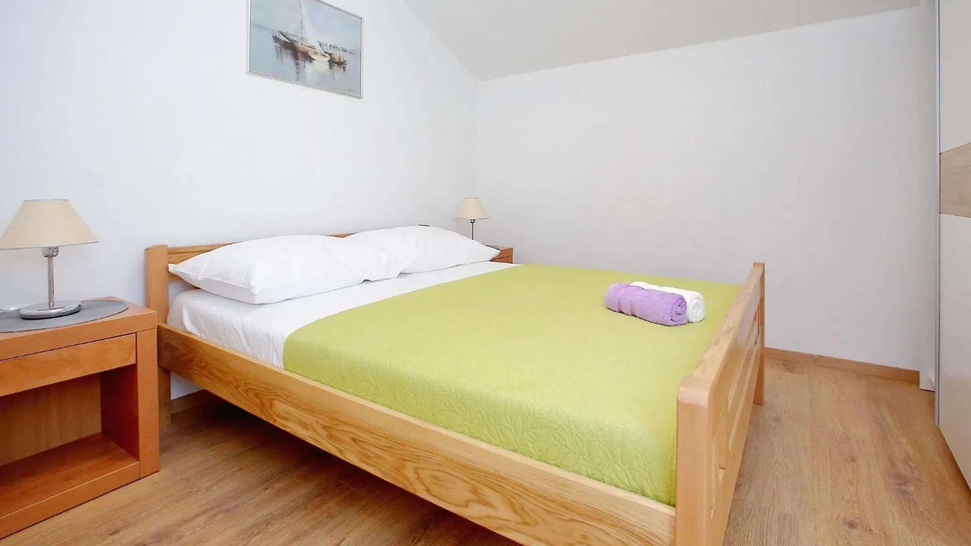 Spacious Holiday Home With Swimming Pool Maslenica