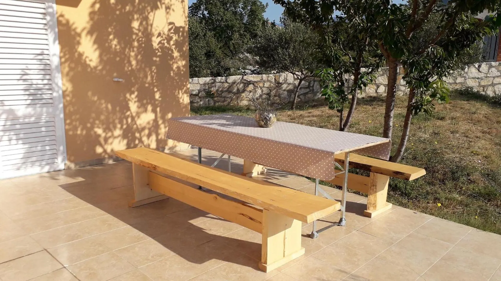 Spacious Holiday Home With Swimming Pool Maslenica