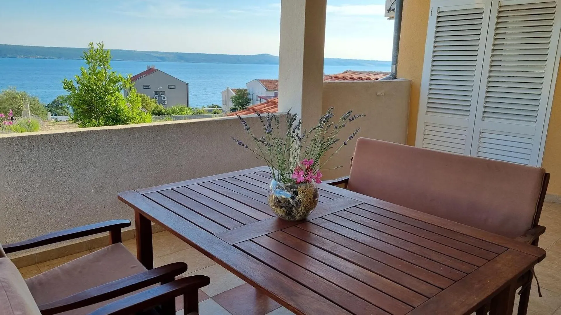 Spacious Holiday Home With Swimming Pool Maslenica