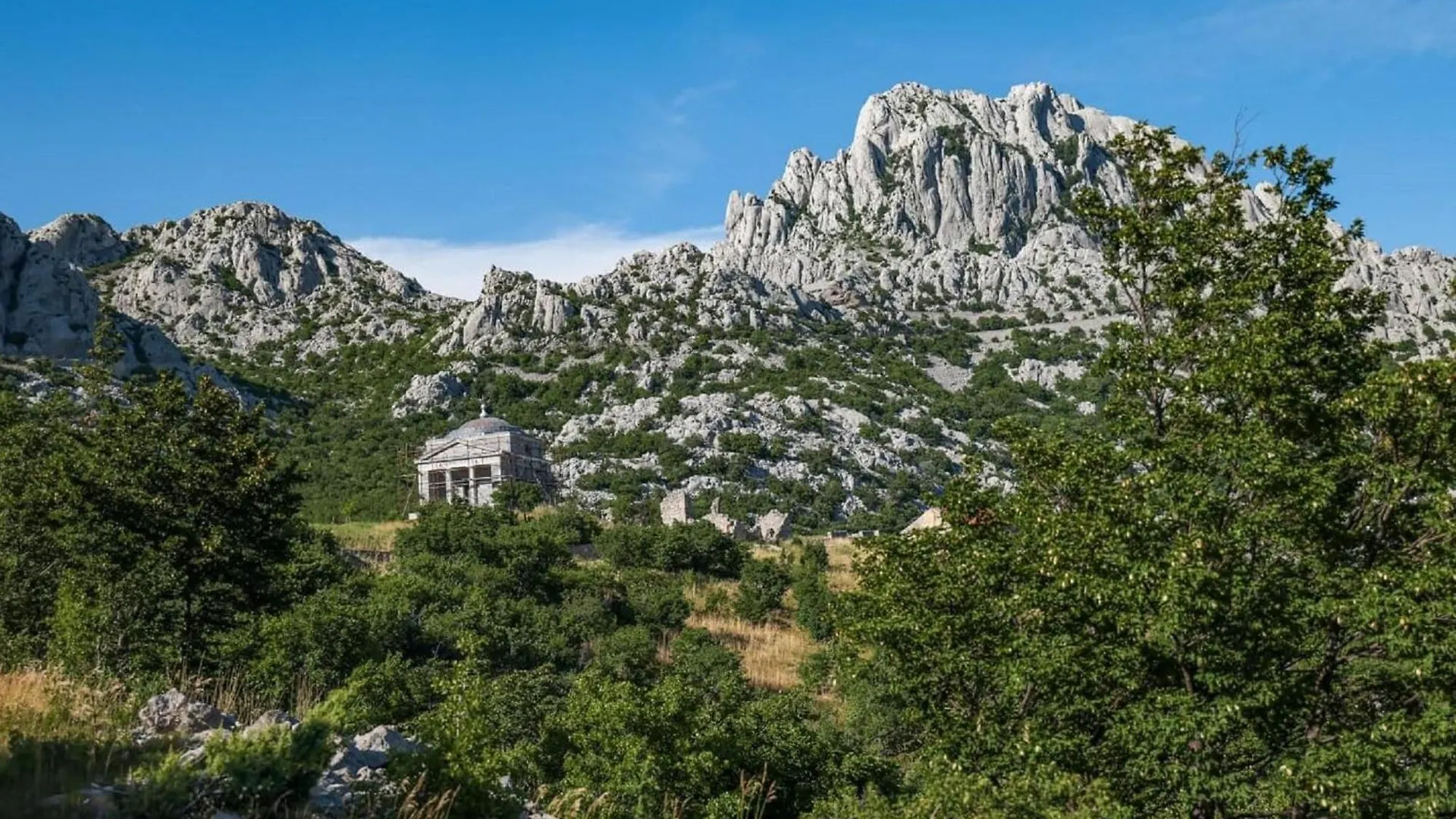 Spacious Holiday Home With Swimming Pool Maslenica Croatia