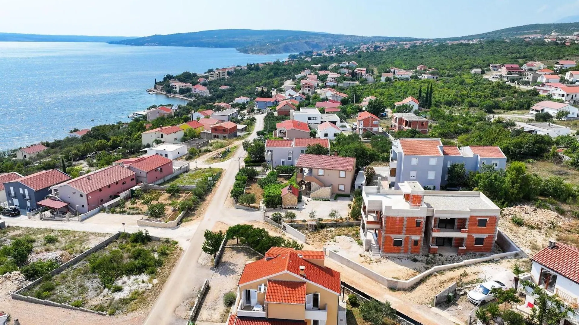 Spacious Holiday Home With Swimming Pool Maslenica