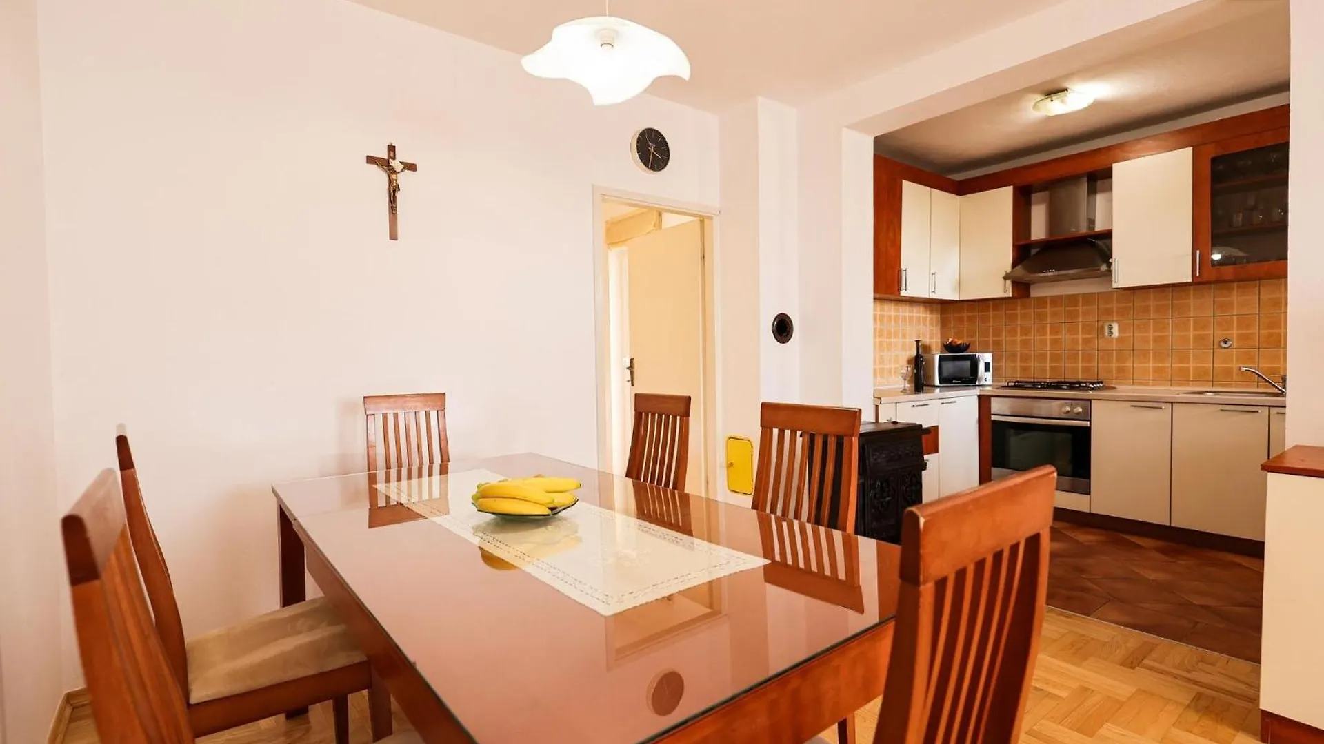 Spacious Holiday Home With Swimming Pool Maslenica